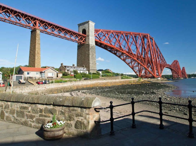 021_Royal Scotsman - Forth Bridge in Edinburgh - pitsch22 Fotolia - Lernidee Reisen - Schoene Aussichten Touristik
